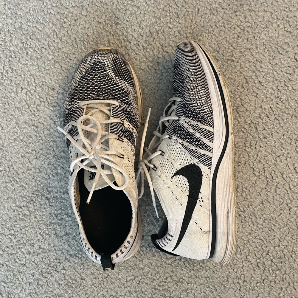 (Used) Nike Flyknit Trainer in size 8.5